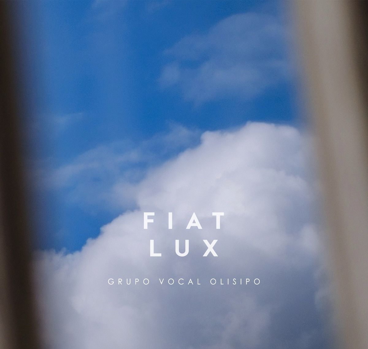 Capa do disco "Fiat Lux" Grupo Vocal Olisipo