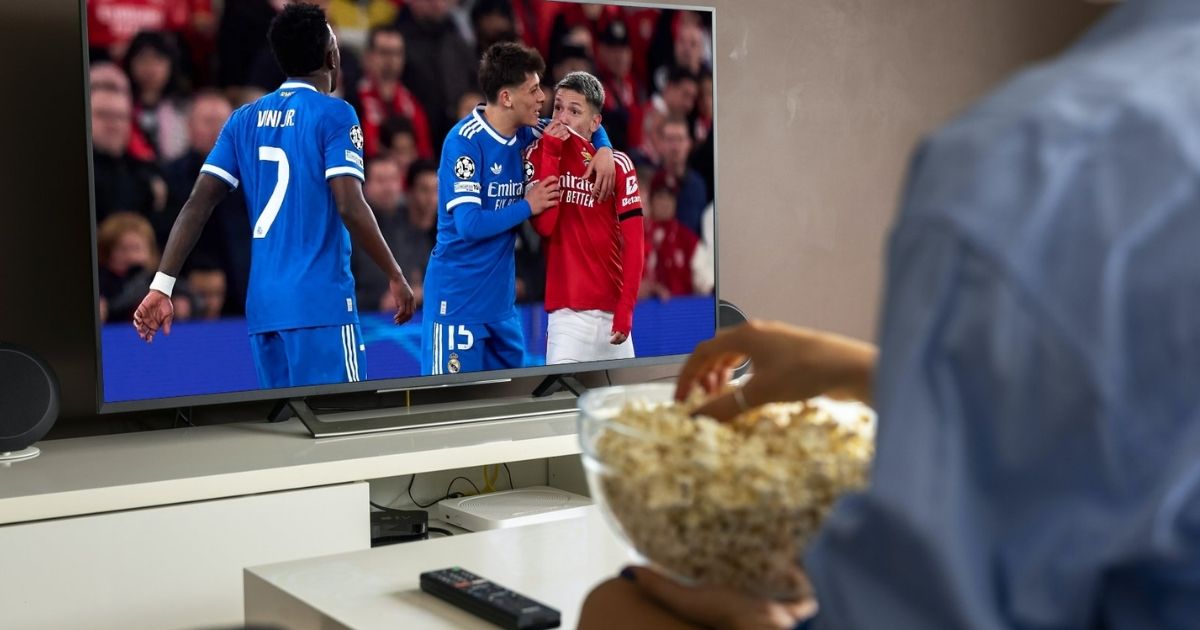 Jogo de futebol entre Benfica e Real Madrid, televisão. Foto DR Jogo de futebol entre Benfica e Real Madrid, televisão. Foto DR