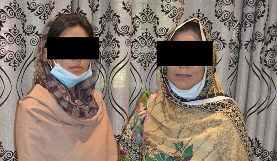 Duas enfermeiras cristãs absolvidas da acusação de blasfémia no Paquistão