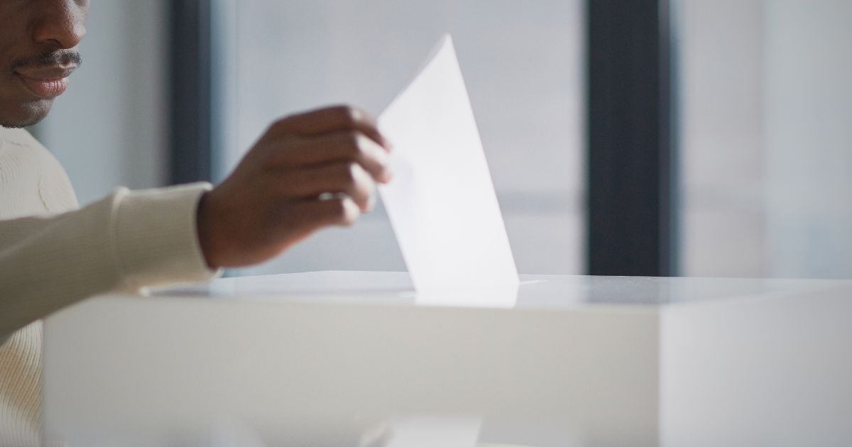 Voto cristão, eleições. Foto Edmond Dantès Pexels