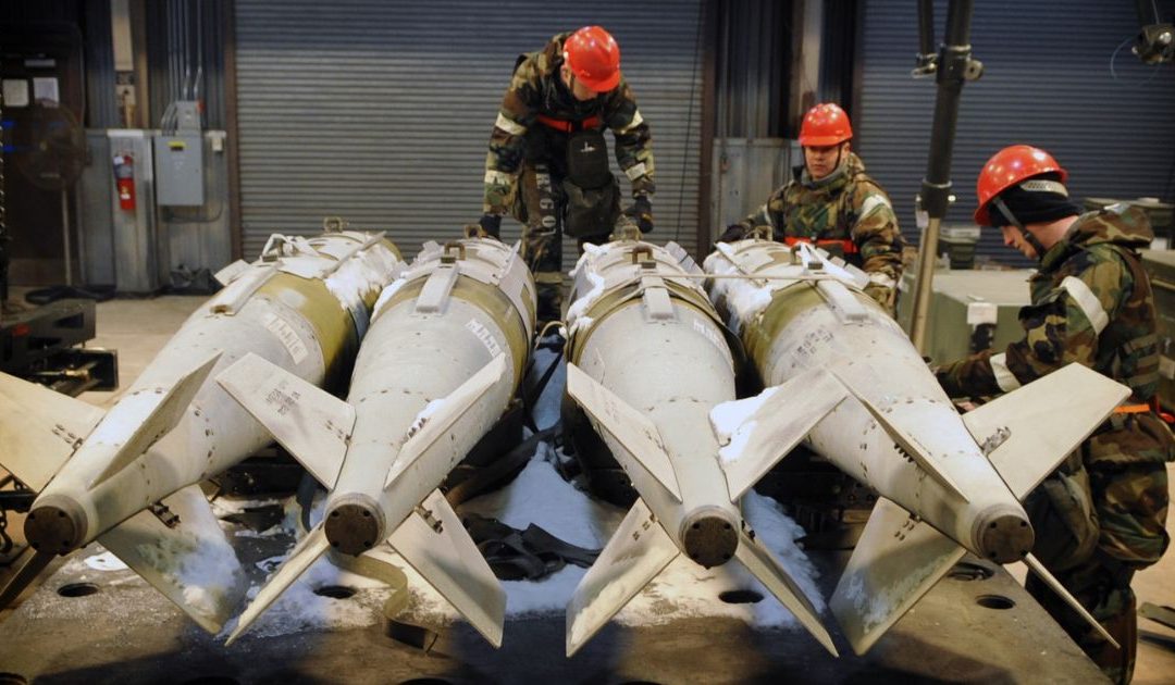 Gastos com armamento no mundo voltam a subir pelo 11º ano consecutivo