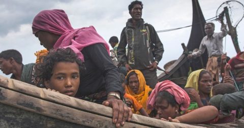 Myanmar: Junta Militar liberta 12.000 prisioneiros, mas continua a bombardear população Em Myanmar, os habitantes continuam a ter de fugir devido aos bombardeamentos. Foto © UnicefPatrick Brown