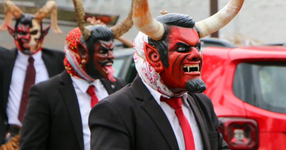 Homens mascarados de Diabo. Foto Anya Juárez Tenorio de Pexels
