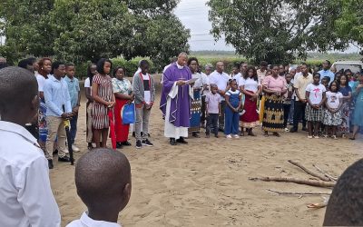 Missão em Moçambique entre dramas sociais e a alegria dos fiéis