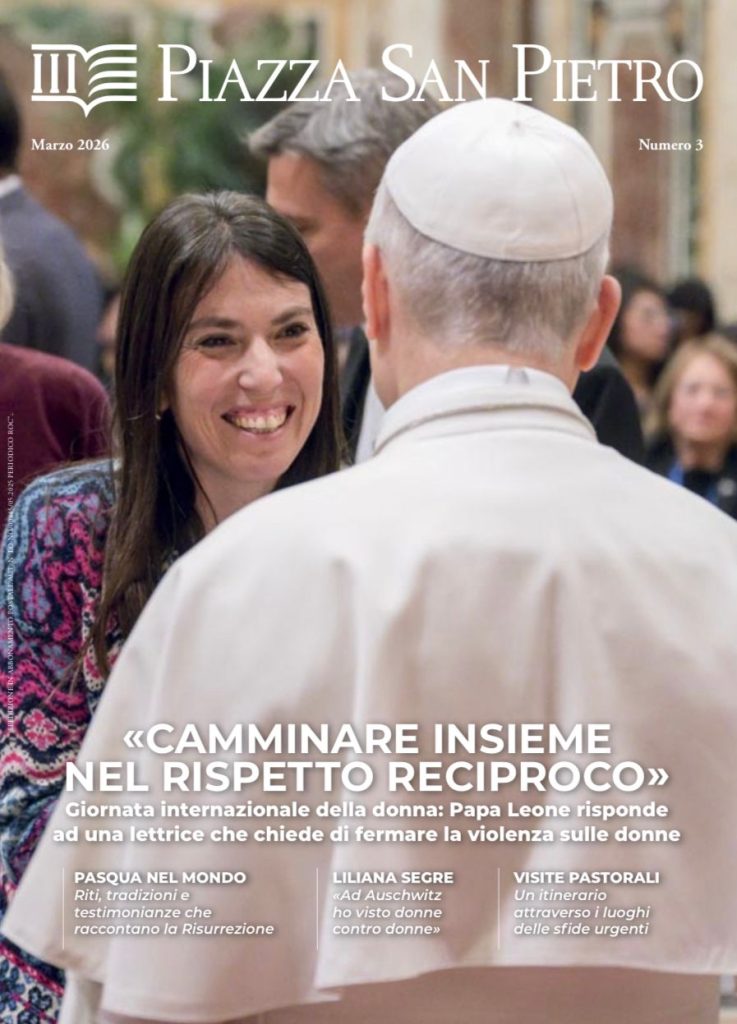 A revista Piazza San Pietro em que o Papa dirigiu uma carta de resposta a uma leitora sobre a violência contra as mulheres.