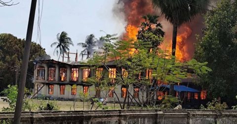 Exército de Myanmar bombardeia civis em Dia de Oração Nacional pela Paz Um ataque visou o mosteiro budista de Katha, que abrigava mais de 100 deslocados internos. Foto DR