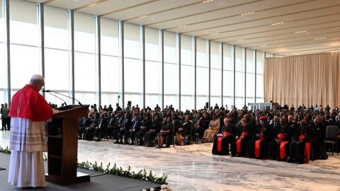 O Papa Leão XIV num primeiro discurso às autoridades de Angola, no palácio presidencial. Foto © Vatican Media.