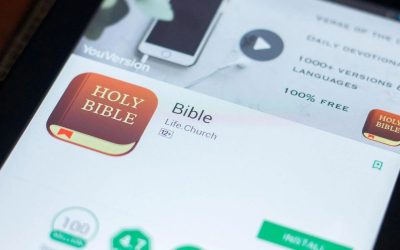 Só numa “app” há quase 20 milhões de pessoas que leem a Bíblia todos os dias