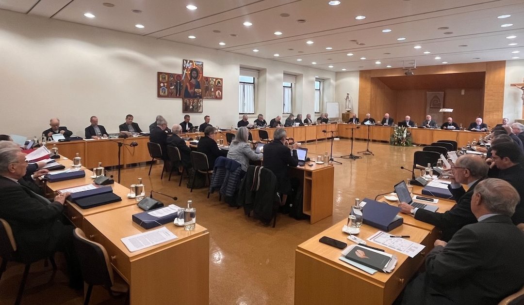 Bispo Ornelas pede humanidade com migrantes e episcopado escolhe novo presidente: Lisboa, Braga, Coimbra ou Setúbal?