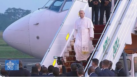 Leão XIV em terra de conflitos: “O mundo está a ser devastado por um punhado de tiranos” Papa Leão XIV, Camarões