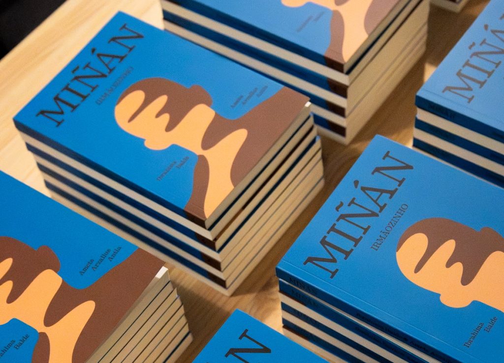 Livro Miñan, irmãozinho. Foto Meeru