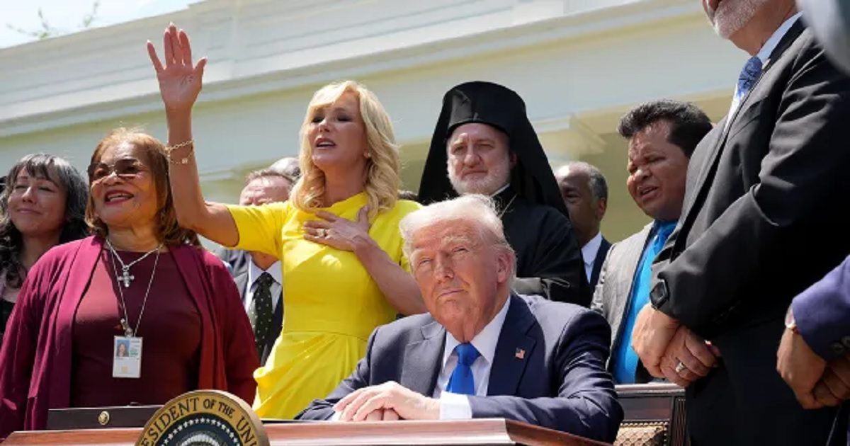 Trump e líderes religiosos Trump e líderes religiosos