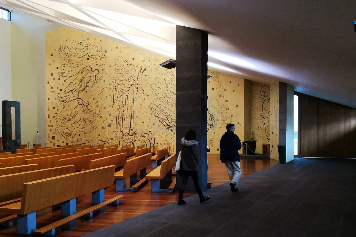 Batistério no fundo da Igreja da Nazaré (2002), Funchal
