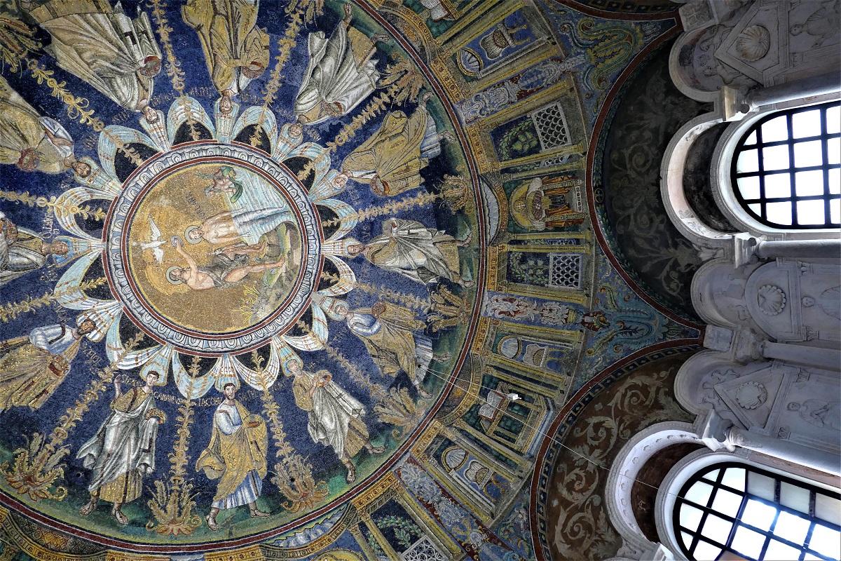 Batistério Neoniano (final do séc. IV, decorado com mosaicos entre 451 e 475), Ravenna 