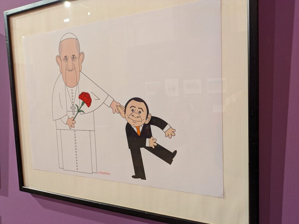 Puxão de orelhas; cartoon de Cristina Sampaio na exposição Cartoon Xira 2026. 