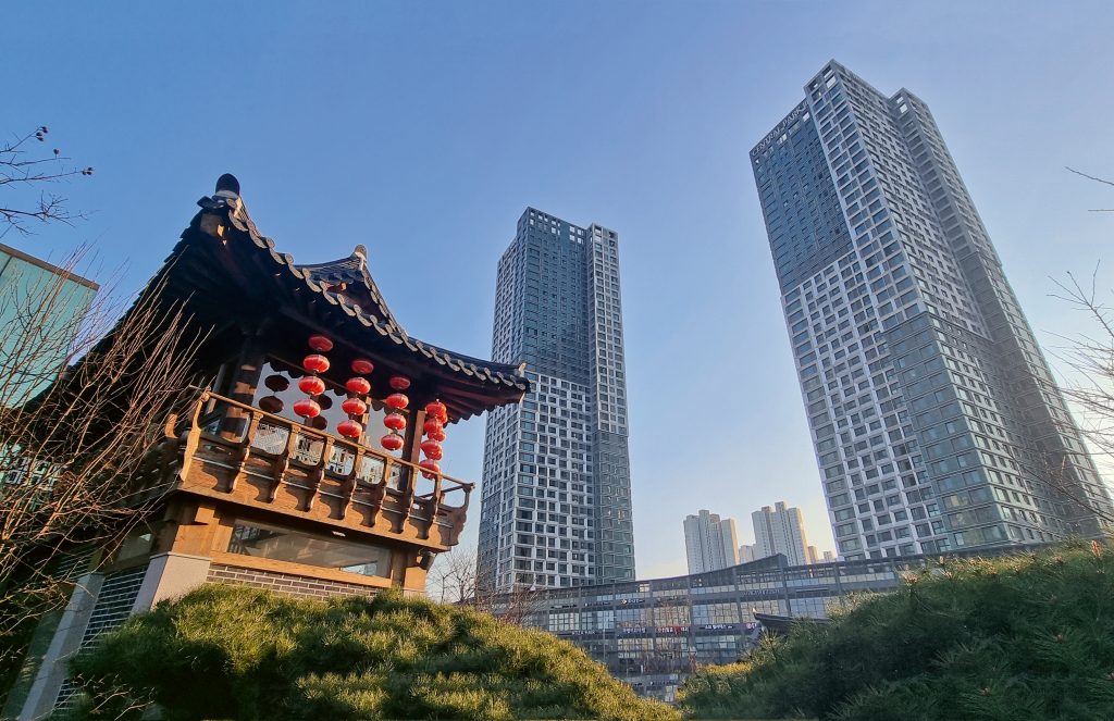 - Habitantes da Coreia do Sul vivem entre a tradição e a modernidade