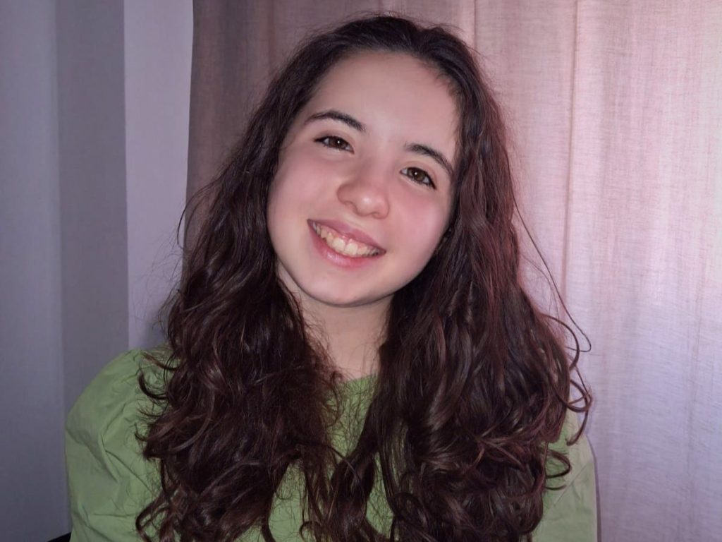 Matilde tem 16 anos e é bahá'í. Foto DR (1200 x 900 px)