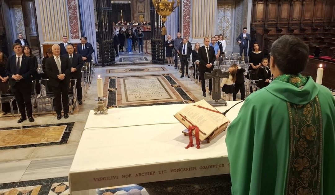 Cardeal denuncia colagem dos bispos húngaros ao regime de Orbán
