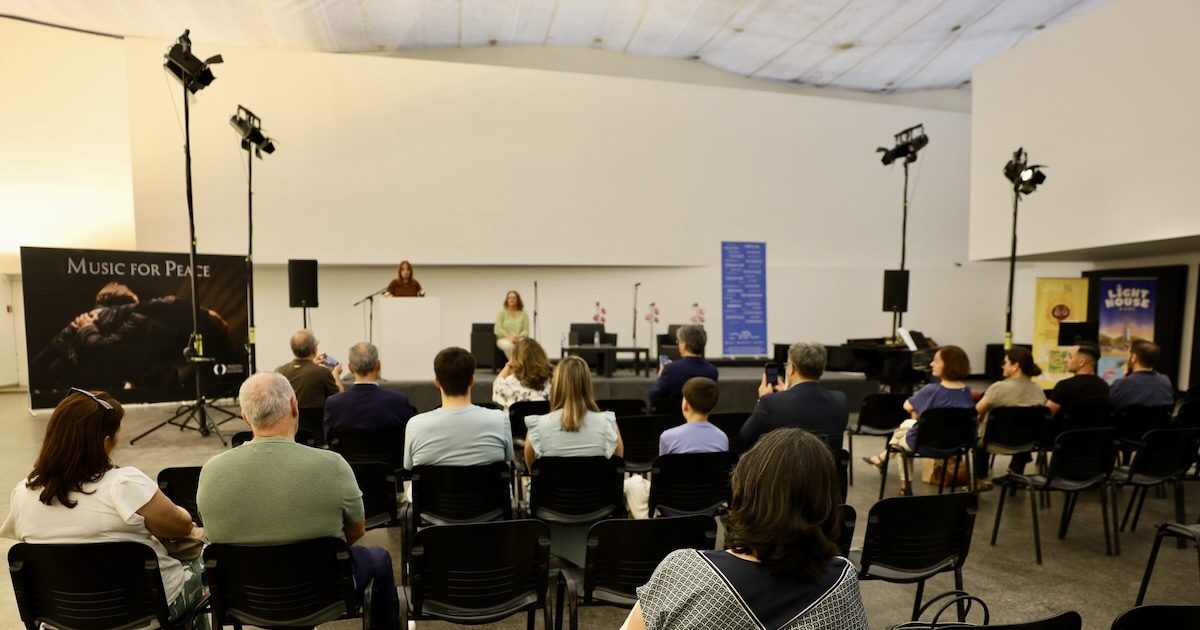 grupo_vita_exposicao_HM-3 Apresentação do relatório decorreu no Pavilhão Centro de Portugal e englobou a inauguração da exposição A Arte de Sobre.VIVER, composta por obras artísticas da autoria dos próprios sobreviventes. Foto © Agência ECCLESIA/HM abusos igreja grupo Vita