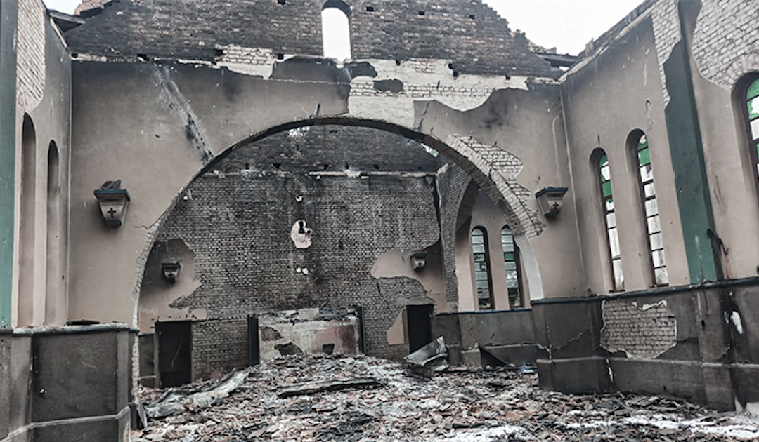 Igreja reduzida a escombros no norte de Moçambique