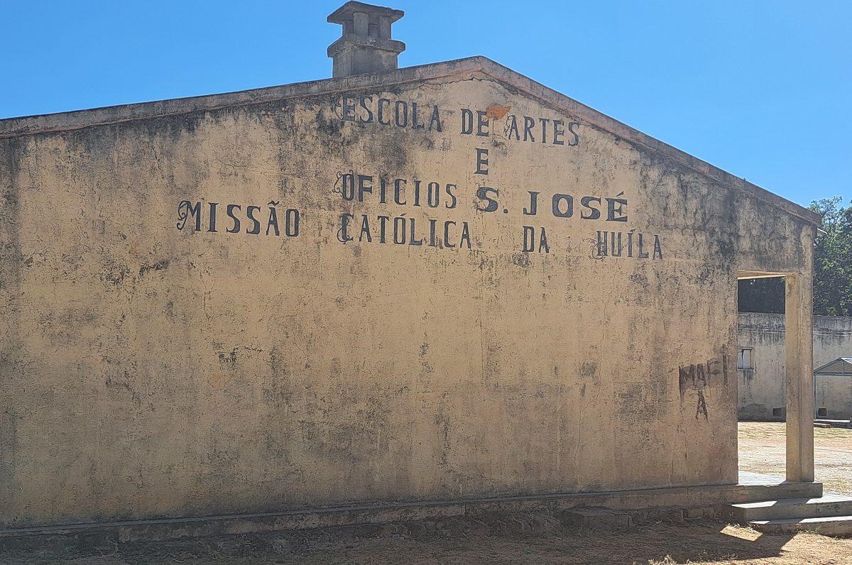 Huila, Angola. Escola de Artes e Ofícios