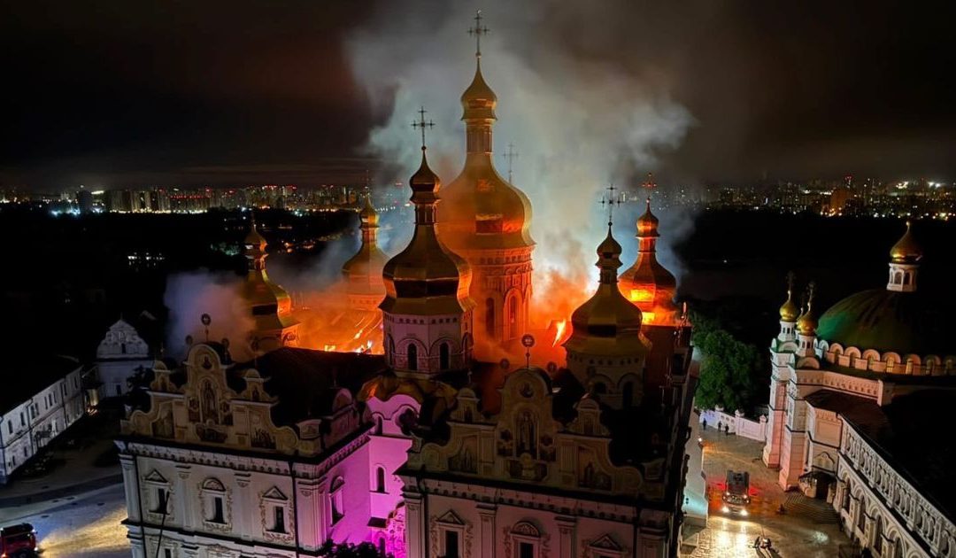Ataque a mosteiro de Kyiv é “crime contra a humanidade, a história e o cristianismo”