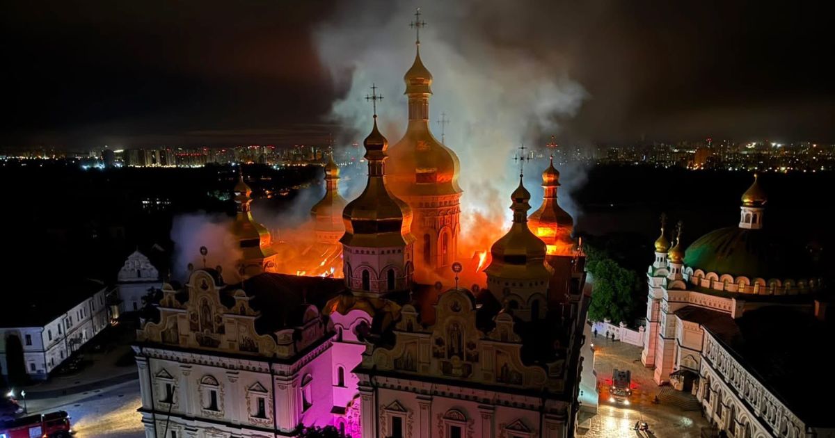 Mosteiro das Grutas de Kiev (Kyiv Pechersk Lavra), um dos mais importantes santuários do cristianismo ortodoxo. Foto @JayinKyiv Mosteiro das Grutas de Kiev (Kyiv Pechersk Lavra), um dos mais importantes santuários do cristianismo ortodoxo. Foto @JayinKyiv
