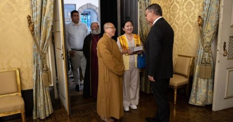 Seguro defende diálogo inter-religioso como antídoto para os “muros” da sociedade No Dia Nacional da Liberdade Religiosa e do Diálogo Inter-Religioso, o Presidente da República recebeu representantes das diferentes confissões religiosas. Foto Presidência da República Portuguesa