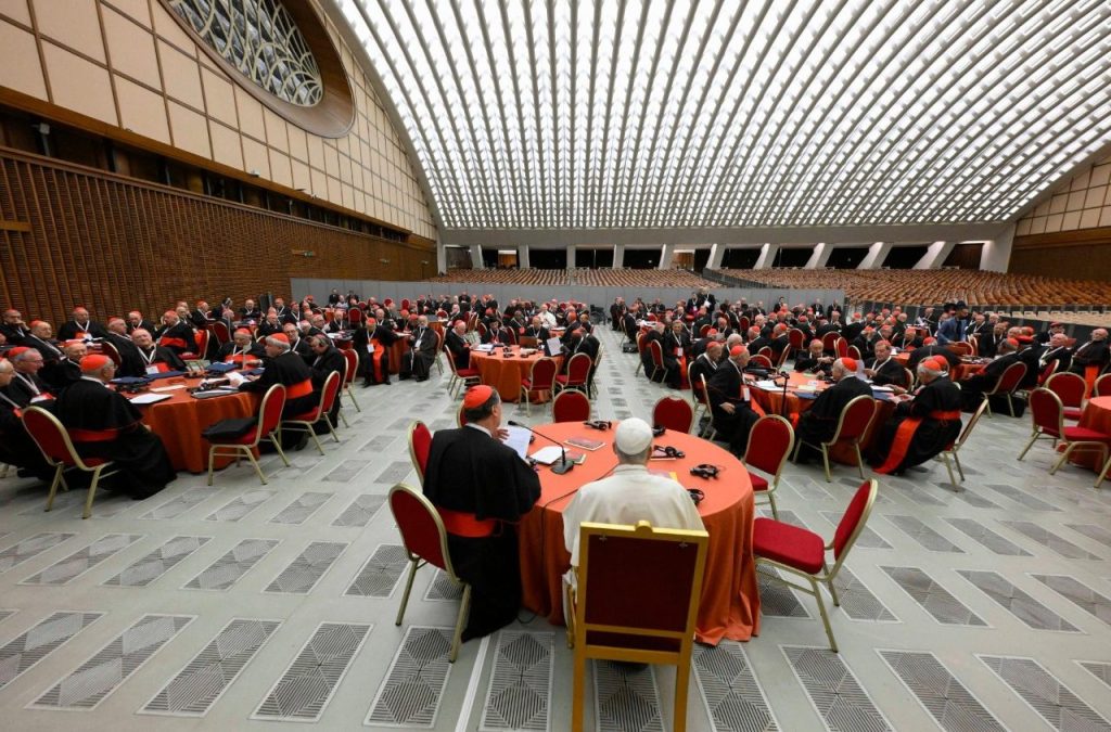O Papa com os cardeais durante os trabalhos do Consistório de janeiro.  (@VATICAN MEDIA)