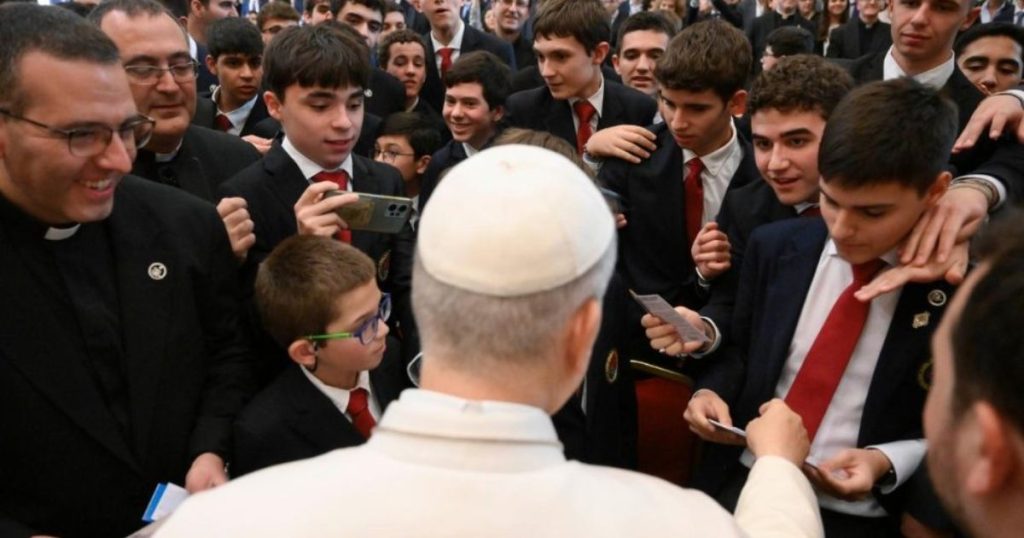 Papa Leão XIV Papa Leão recebeu um grupo de seminaristas espanhóis de Alcalá de Henares, Toledo, em fevereiro 2026. Foto Vatican Media
