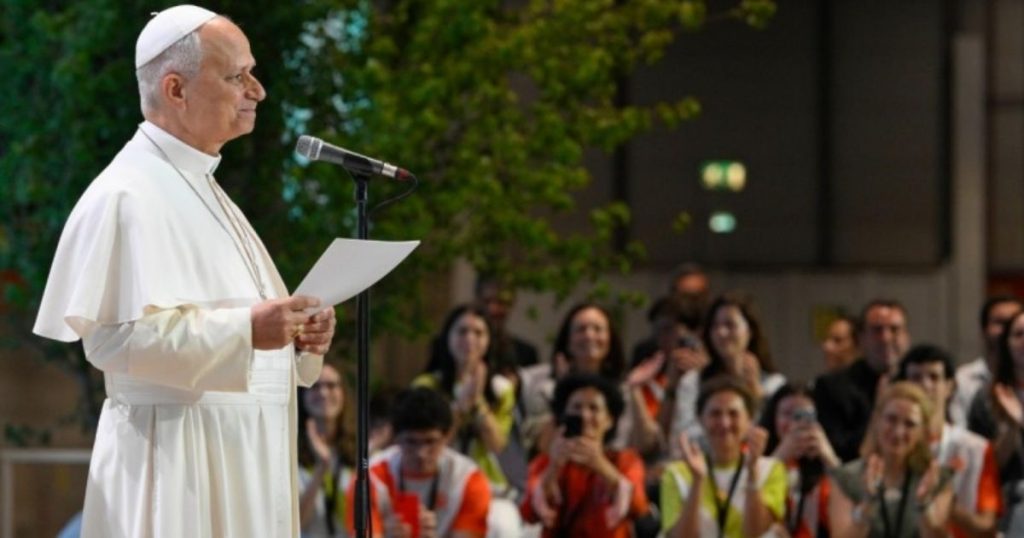 Papa Leão com os voluntários na IFEMA, Madrid, 9 junho 2026. Foto Vatican Media 2