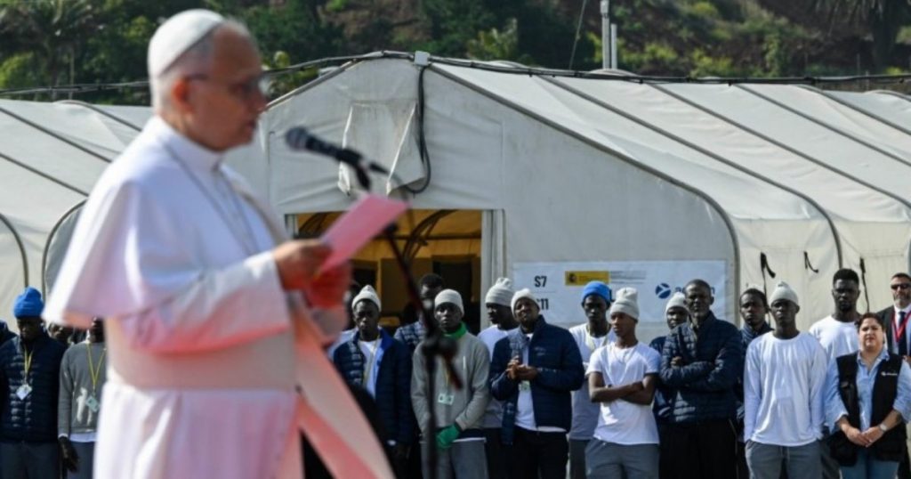 Papa Leãodurante a visita ao Centro Las Raíces em San Cristóbal de La Laguna, Tenerife Foto Vatican Media 1