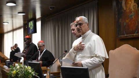 Papa apela aos cardeais a que acompanhem de perto o processo sinodal O Papa Leão XIV fechou o Consistório extraordinário que promoveu este fim de semana no Vaticano. Foto © Vatican Media, via Agência Ecclesia.