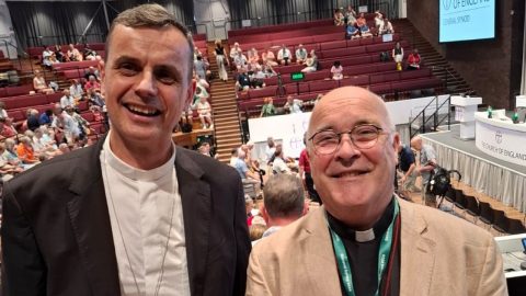 Arcebispo de Bruxelas: “padres casados seriam um enriquecimento para a Igreja” O arcebispo católico Luc Terlinden