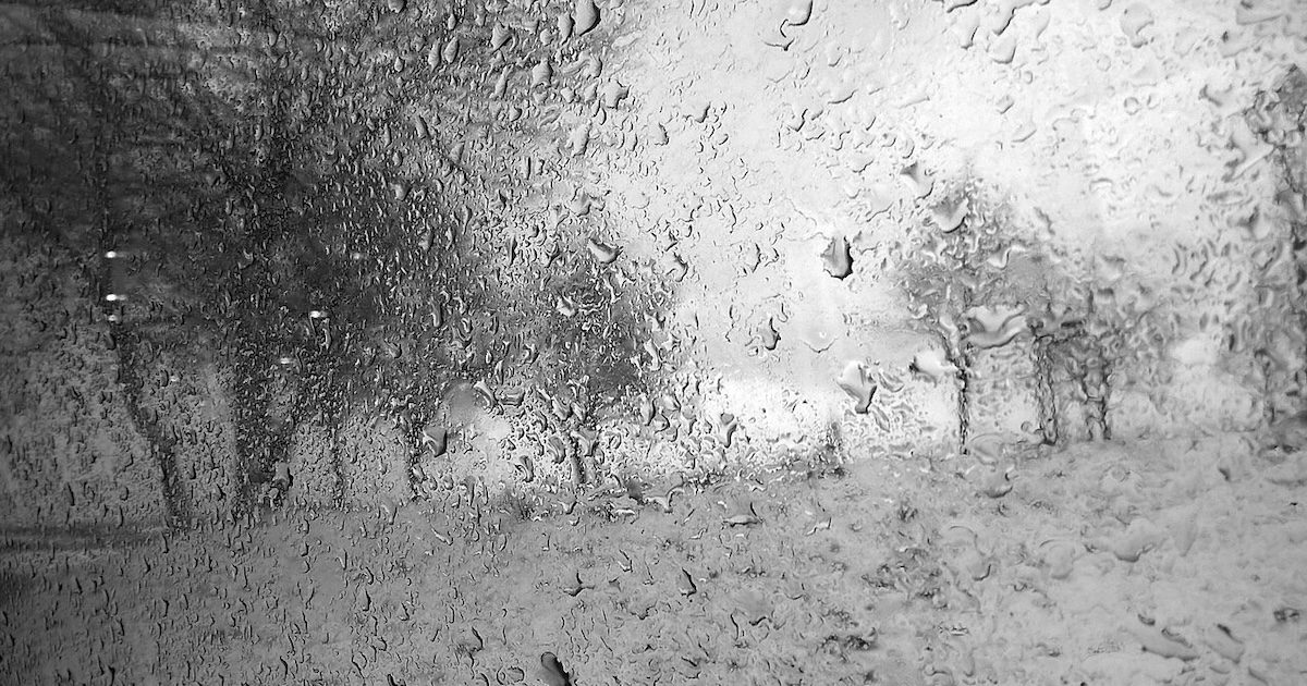 Photographic-Transcendence_and_Illumination_-_Transmental_Art_Project_Studies_of_Street_Photographers_in_Germany_-_Image_002 A relação da poesia portuguesa com a transcendência, a partir do lugar da interrogação. Na imagem, "*+* Photographic- Transmental- Art Project Studies of Street Photographers in Germany - Image 001". Foto © Lupus in Saxonia, CC BY-SA 4.0 , via Wikimedia Commons.