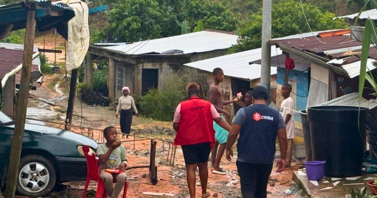 Agentes humanitários da Cesvi nas regiões afetadas pelo terremoto na Colômbia Foto © Cesvi Agentes humanitários da Cesvi nas regiões afetadas pelo terremoto na Colômbia Foto © Cesvi