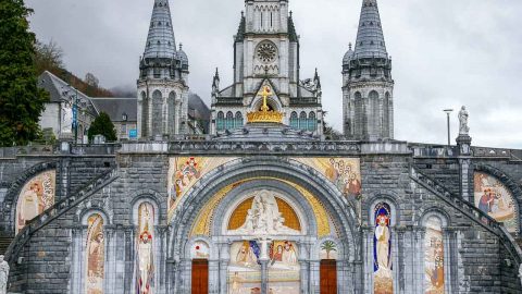 Basílica do Rosário, Lourdes