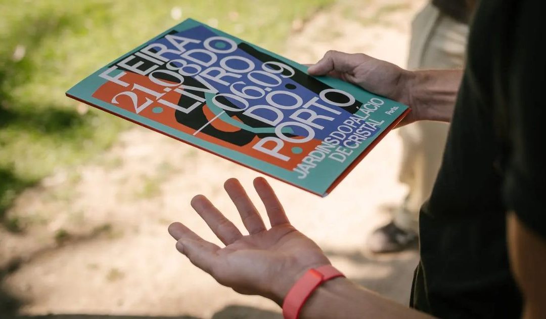 Entre 144 stands, há também espaço para os livros religiosos