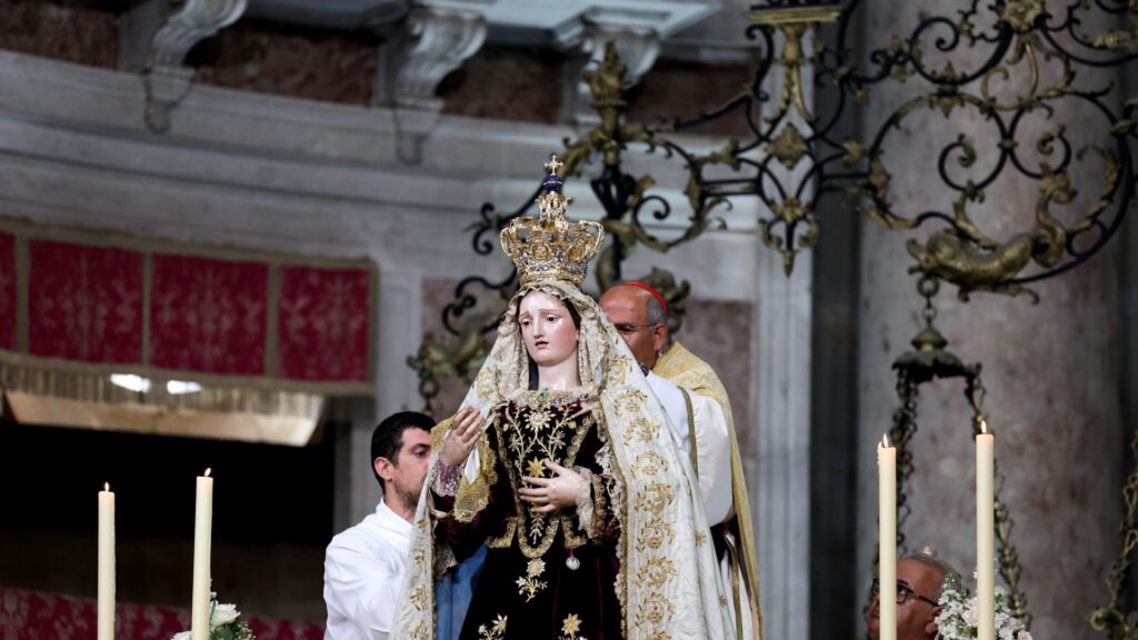 Imagem de Nossa Senhora da Soledade, custodiada pela Real e Venerável Irmandade do Santíssimo Sacramento de Mafra. Foto © Arlindo Homem