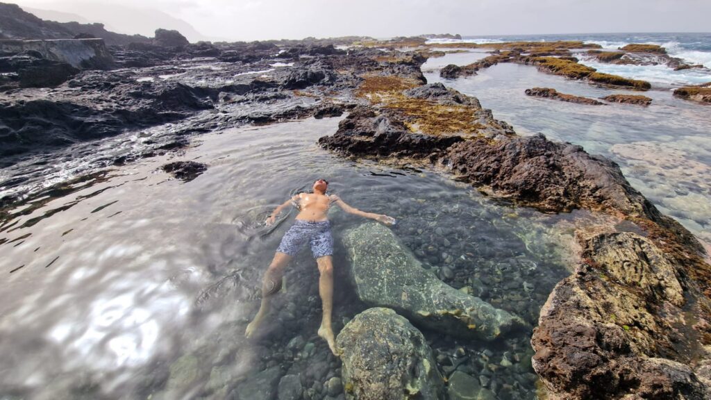 Piscinas naturais da Sinagoga, em São Vicente (Cabo Verde). Foto Clara Raimundo