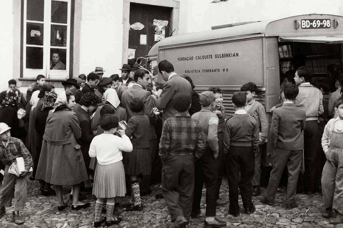 Biblioteca itinerante da FCG