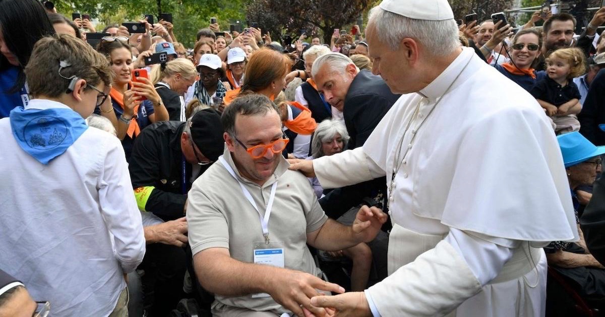 Papa Leão XIV dirigiu-se aos doentes neste domingo, 27 de setembro, durante a visita ao Accueil Notre-Dame, no Santuário de Nossa Senhora de Lourdes. Foto @ Vatican Media. França