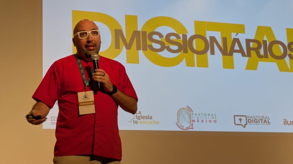 Padre Borre apresenta-se como um padre “jovem, millenial, sonhador, que se sente incrivelmente feliz por esta grande aventura de seguir Jesus”. Foto © António Marujo/7Margens Alfândega da Fé