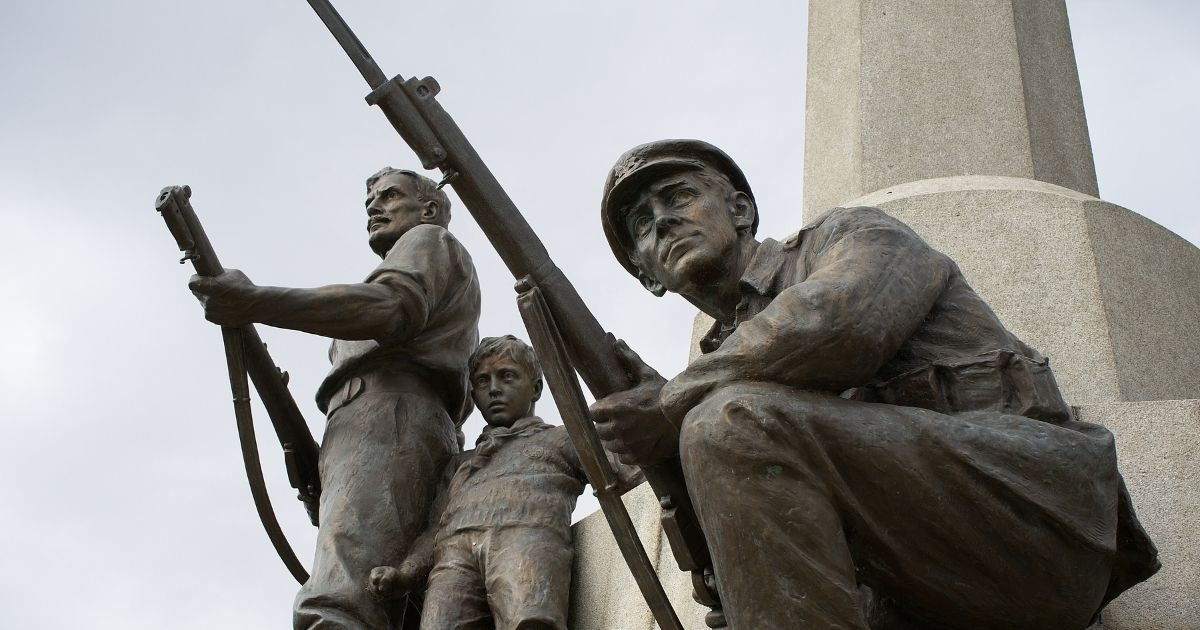 Sculptures of War Memorial, Port Sunlight , Merseyside, England, UK Foto Mike Bird de Pexels