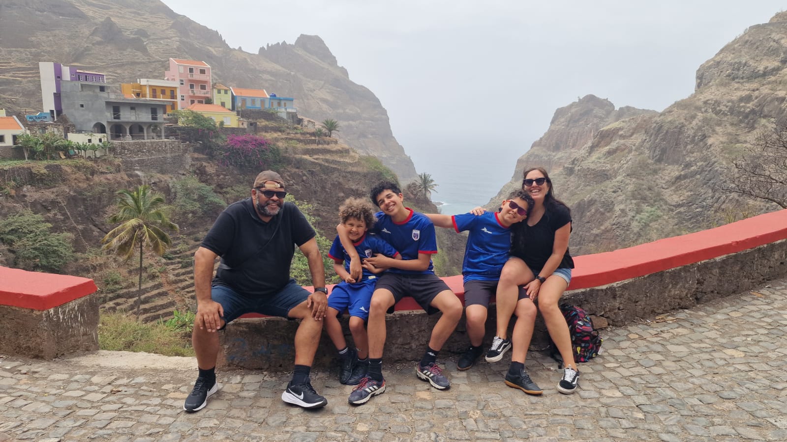 Uma família em missão por Cabo Verde. Foto Direitos reservados Uma família em missão por Cabo Verde. Foto Direitos reservados