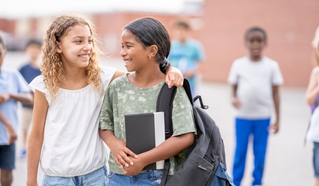Como pode a escola construir pontes num mundo de muros?