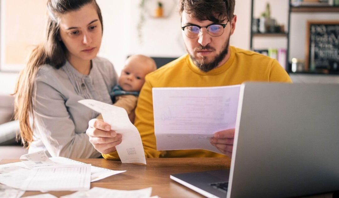 Ter emprego não chega, habitação pesa: estudos mostram que a pobreza persiste em Portugal