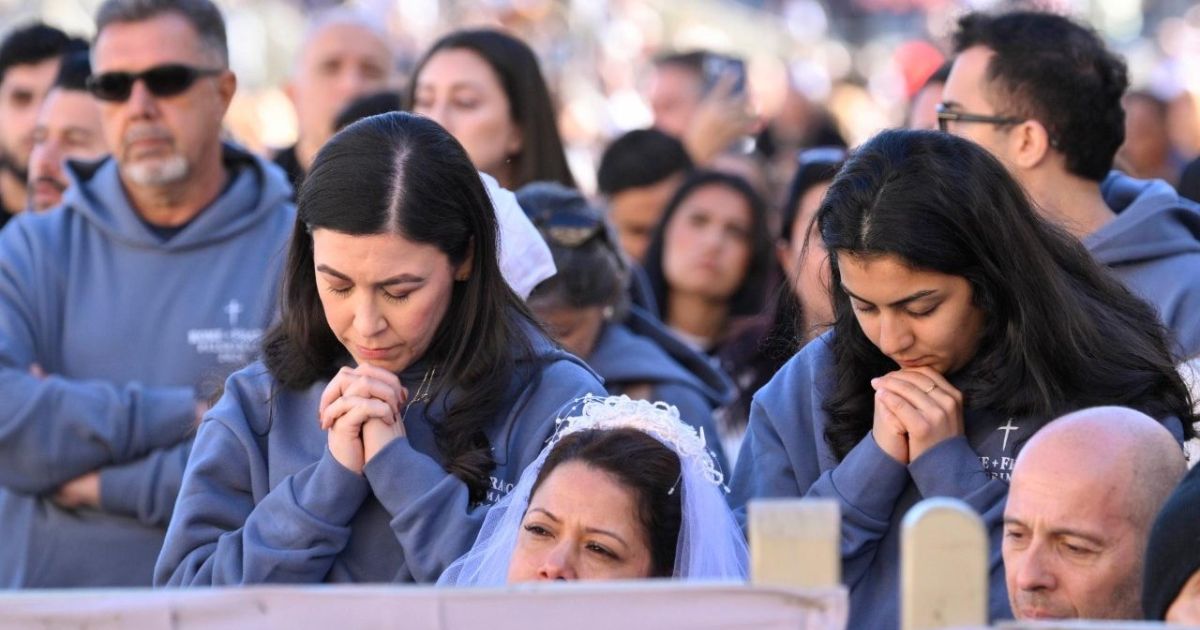 Fieis participam na missa desta quarta feira. Foto Vatican Media Fieis participam na missa desta quarta feira. Foto Vatican Media