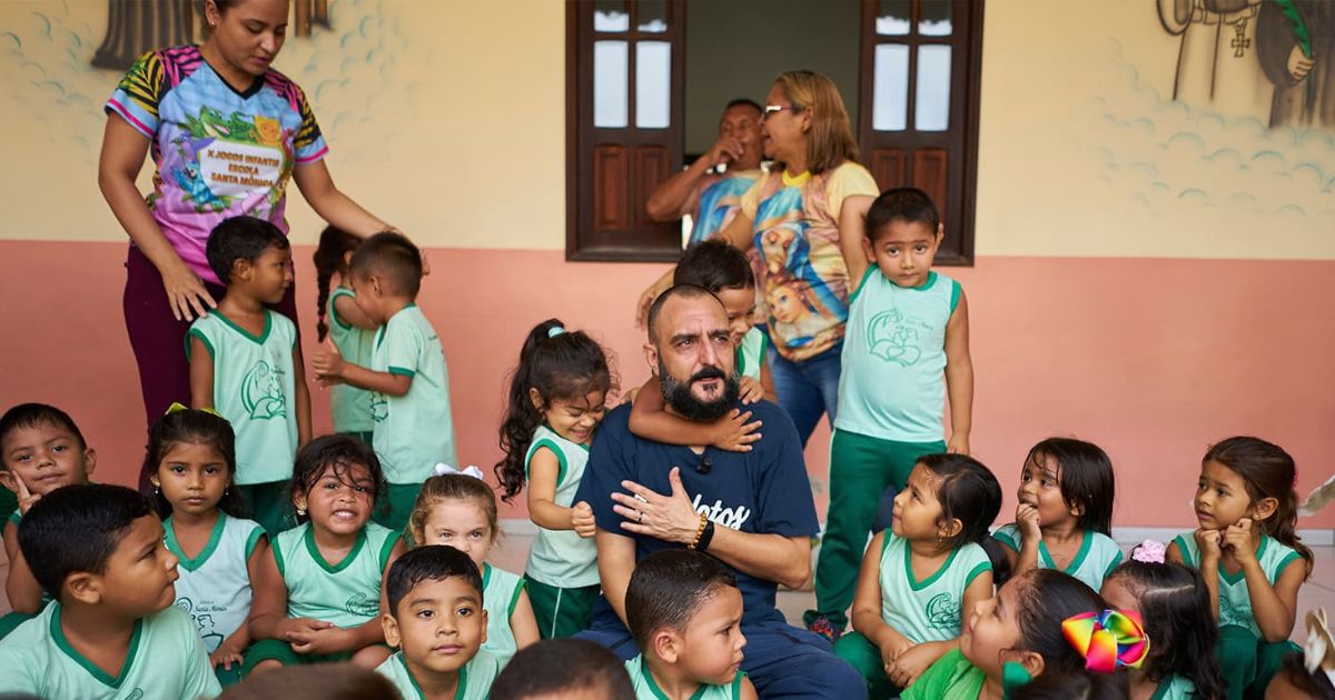 Padre José Fernández ao serviço na Ilha de Marajó, no Brasil. Foto DR
