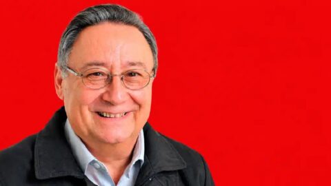 Tinha 73 anos Bernard Card